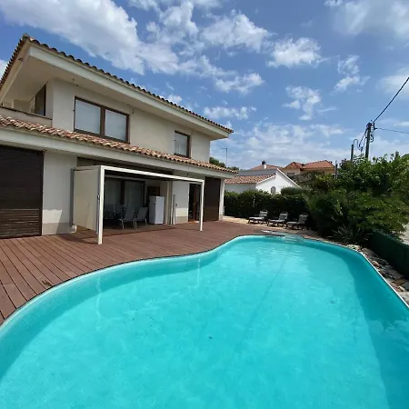 2 With Bath In This Nice House, Pool, Seaview Palafolls